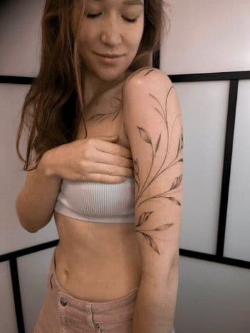 fine-line tattoo · piece 09 · Aleksandra, Kraska Tattoo, Rishon LeZion